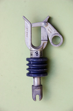 HV Single Wire Line Retainer